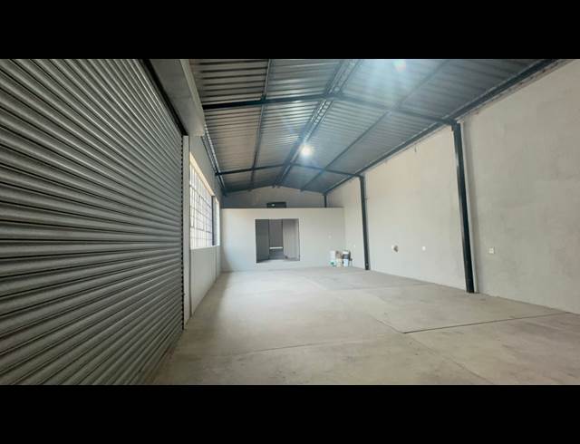 200M² WAREHOUSE TO LET IN ACTIVIA PARK