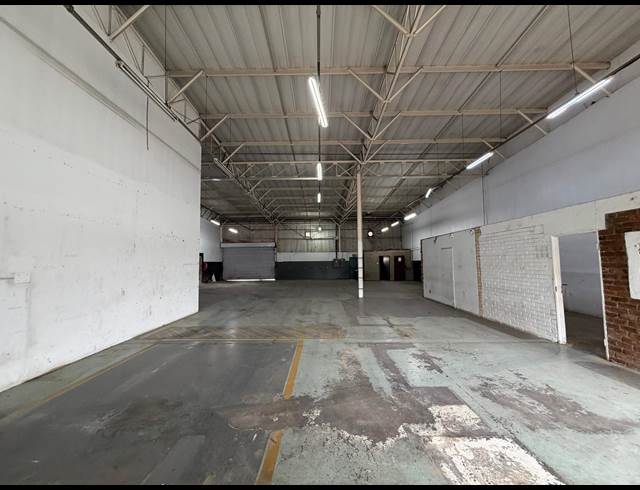 560M² WAREHOUSE TO LET IN HALFWAY HOUSE