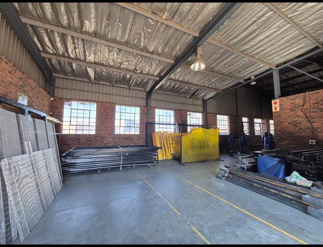700M² WAREHOUSE TO LET IN WADEVILLE