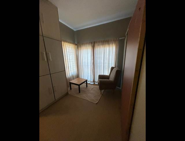 1 BEDROOM FLAT TO LET IN SCHOEMANSVILLE