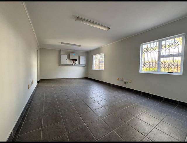 1,500M² WAREHOUSE TO LET IN BRIARDENE