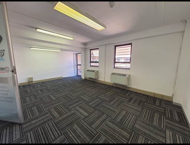 27M² OFFICE TO LET IN HATFIELD