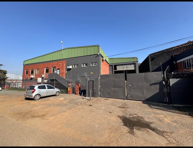 1,034M² WAREHOUSE TO LET IN BRIARDENE