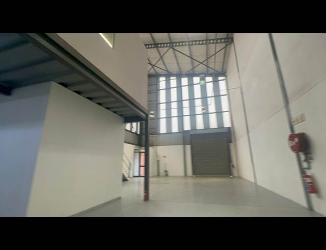 284M² WAREHOUSE TO LET IN MEADOWDALE