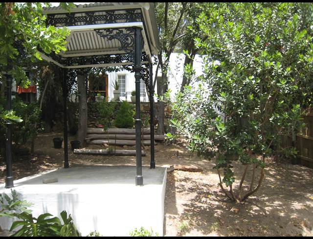 2 bed property to rent in HOUT BAY