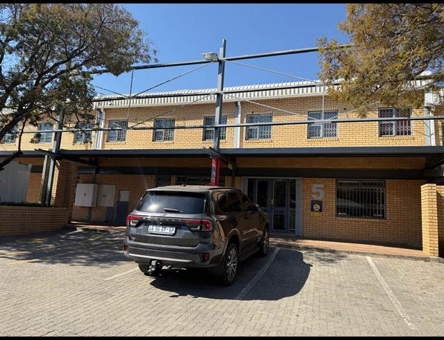 667M² WAREHOUSE TO LET IN HALFWAY HOUSE