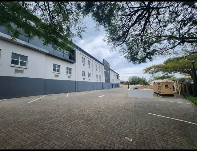 586M² OFFICE TO LET IN HALFWAY GARDENS