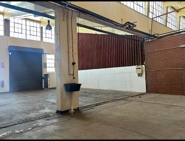 141M² WAREHOUSE TO LET IN NEW ERA