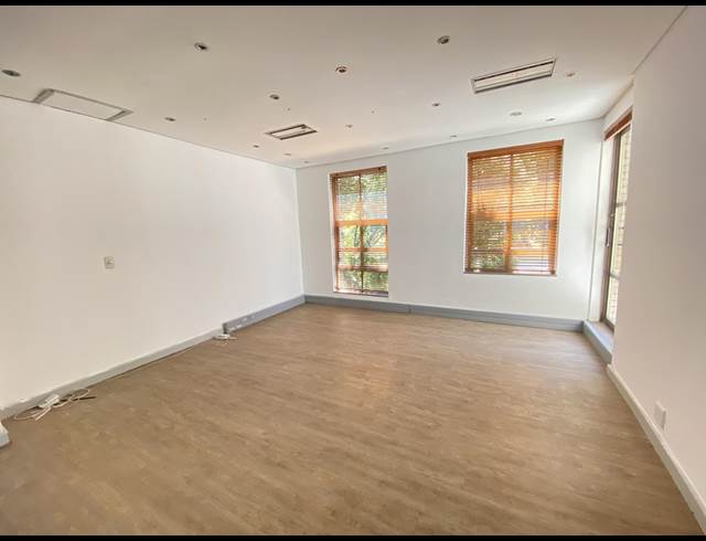269M² OFFICE TO LET IN RONDEBOSCH