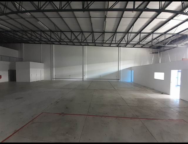 498M² WAREHOUSE TO LET IN HONEYDEW