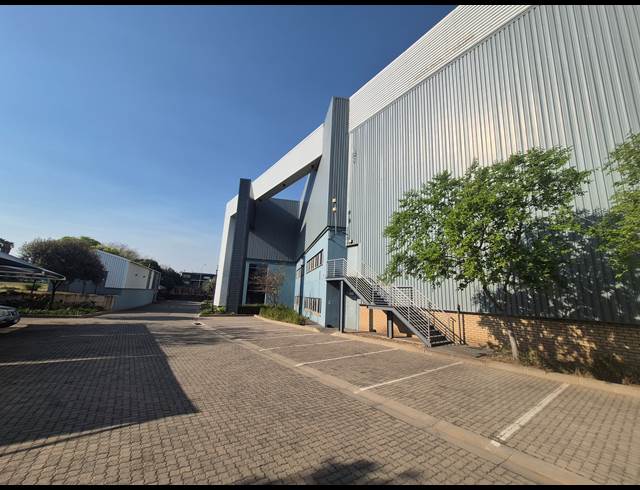7,739M² WAREHOUSE TO LET IN ELANDSFONTEIN