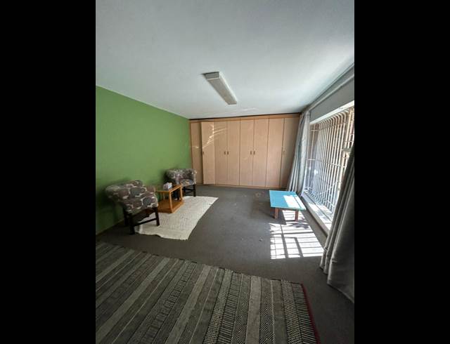 1 BEDROOM FLAT TO LET IN SCHOEMANSVILLE