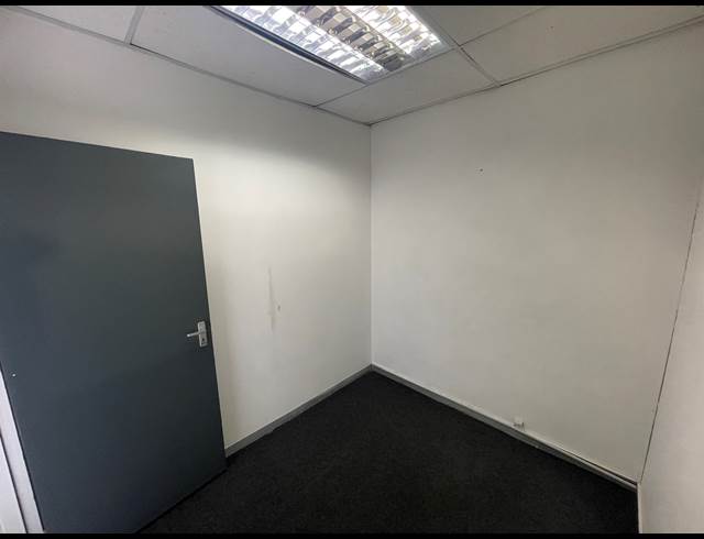 211M² OFFICE TO LET IN BARTLETT
