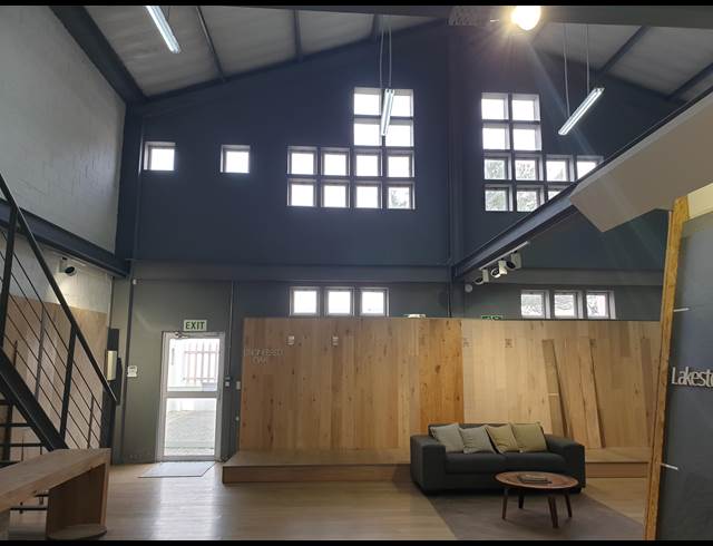481M² BUILDING TO LET IN WOODSTOCK