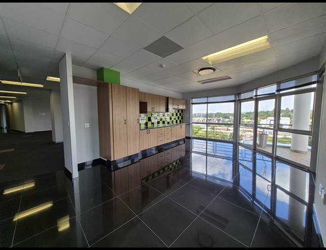 1,633M² OFFICE TO LET IN SANDTON CENTRAL