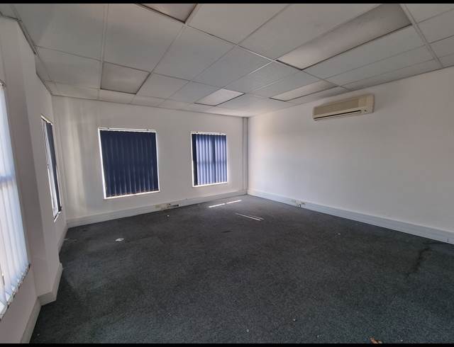 2,348M² WAREHOUSE TO LET IN LONGMEADOW
