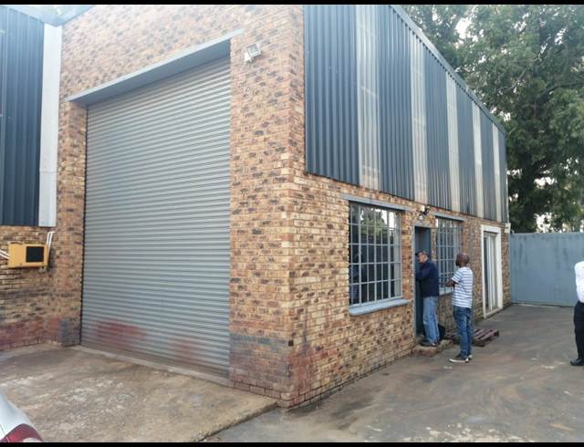 250M² WAREHOUSE TO LET IN PUTFONTEIN