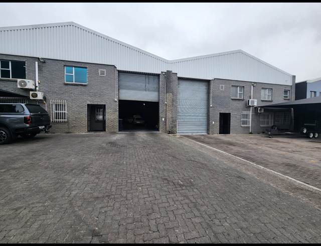 955M² WAREHOUSE TO LET IN SAXENBURG PARK 2