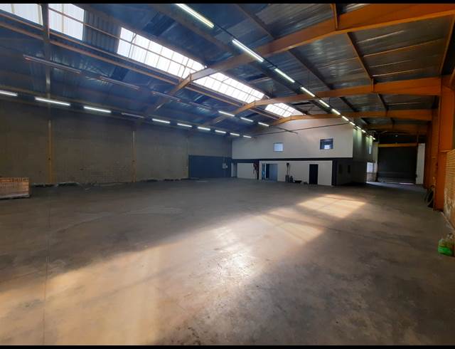 986M² WAREHOUSE TO LET IN ROBERTVILLE