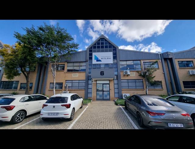 1,087M² WAREHOUSE TO LET IN JET PARK