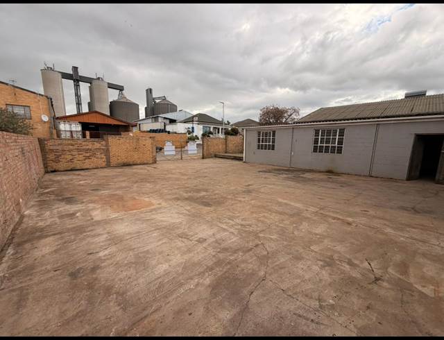 370M² WAREHOUSE TO LET IN MALMESBURY INDUSTRIA