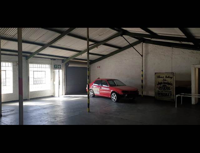 130M² WORKSHOP TO LET IN POMONA