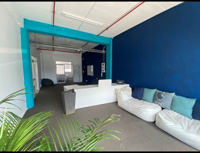 530M² WAREHOUSE TO LET IN PAARDEN EILAND