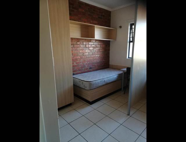 2 BEDROOM PROPERTY TO RENT IN DIE BULT
