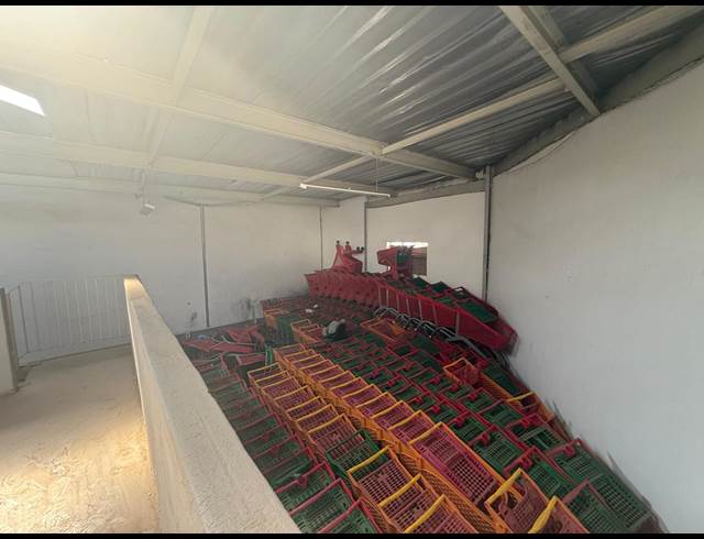 200M² WAREHOUSE TO LET IN LONGDALE