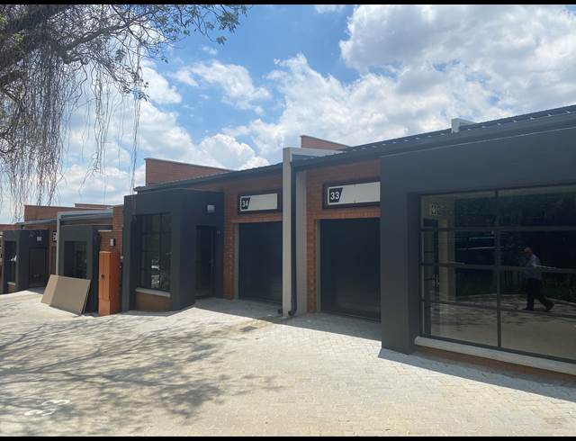 71M² MINI FACTORY TO LET IN HALFWAY HOUSE