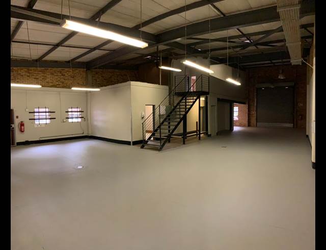 325M² WAREHOUSE TO LET IN LASER PARK