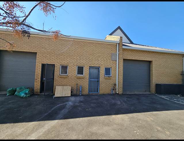 218M² SHOWROOM TO LET IN KYA SANDS