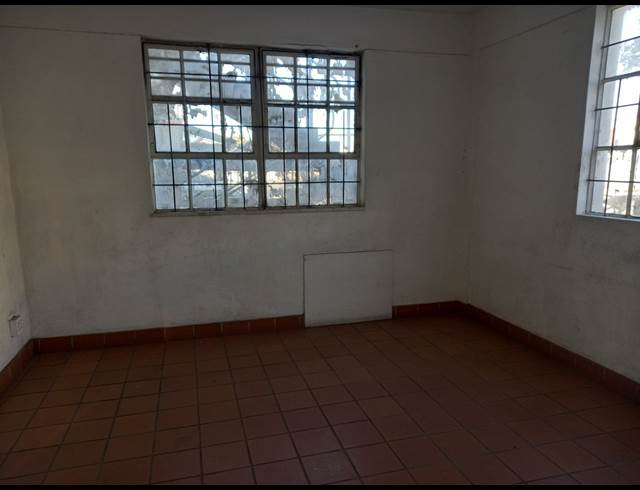 1,369M² WAREHOUSE TO LET IN BOKSBURG EAST