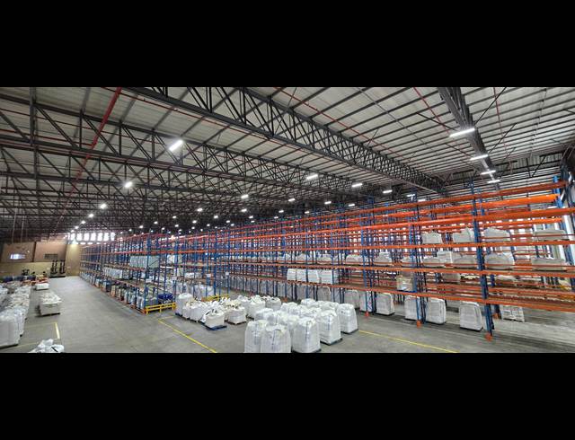 14,590M² WAREHOUSE TO LET IN NORTH RIDING