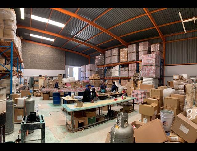 330M² WAREHOUSE TO LET IN LASER PARK