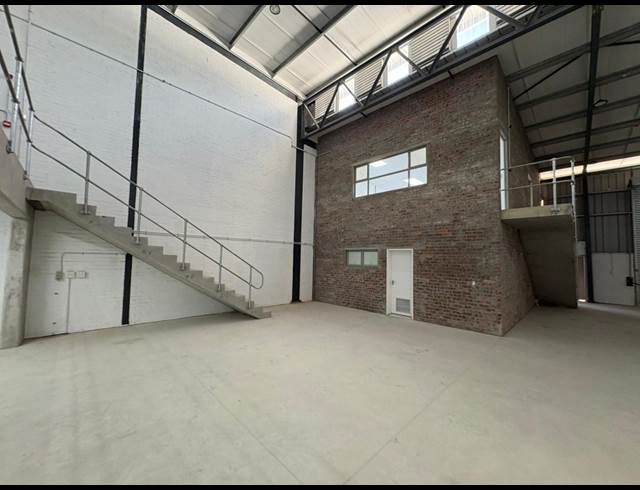 464M² WAREHOUSE TO LET IN FIRGROVE