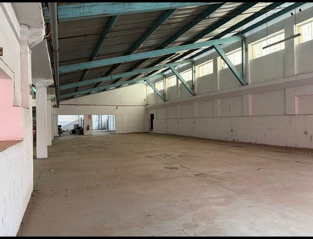 1,125M² WAREHOUSE TO LET IN STEELEDALE