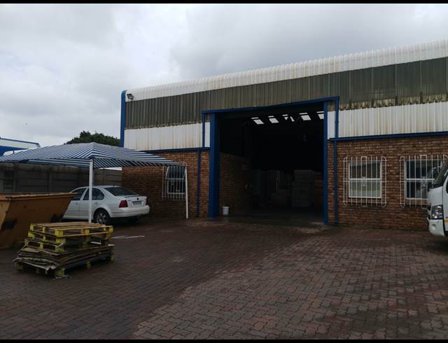 405M² WAREHOUSE TO LET IN JET PARK