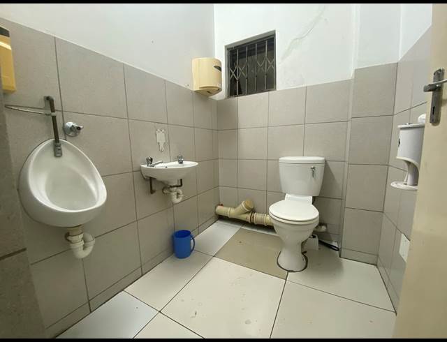 250M² RETAIL TO LET IN PARKLANDS