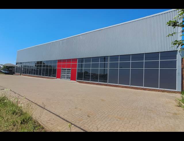 2,248M² SHOWROOM TO LET IN DUNCANVILLE