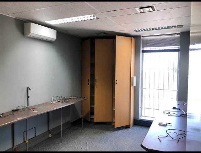6,162M² OFFICE TO LET IN ISANDO