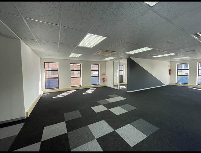 277M² OFFICE TO LET IN HURLINGHAM