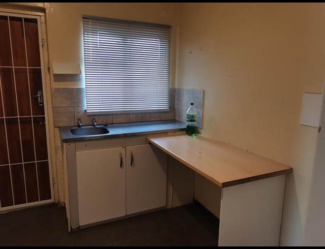 2 BEDROOM PROPERTY TO RENT IN BOOYSEN PARK