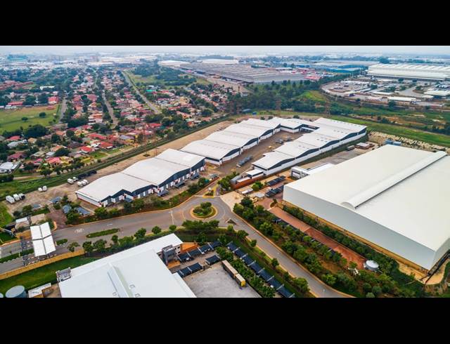 196M² WAREHOUSE TO LET IN MEADOWDALE