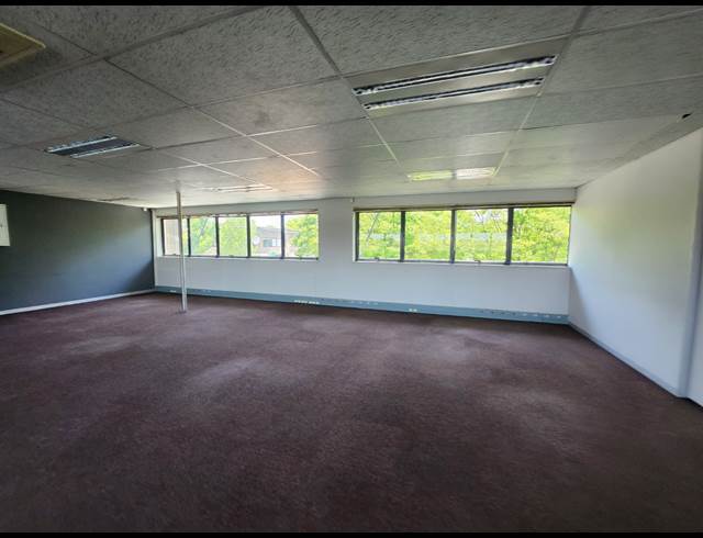 313M² OFFICE TO LET IN RANDJESPARK