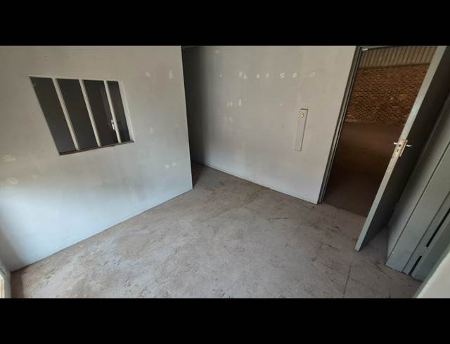 343M² FACTORY TO LET IN ANDERBOLT