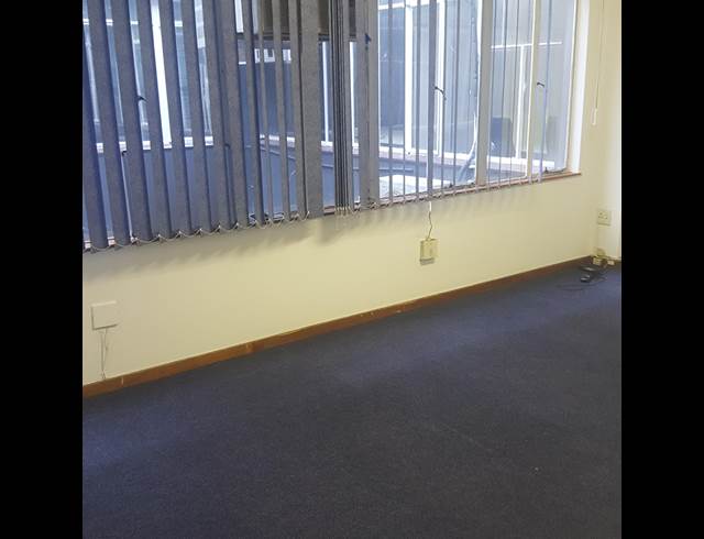 64M² OFFICE TO LET IN STAMFORD HILL