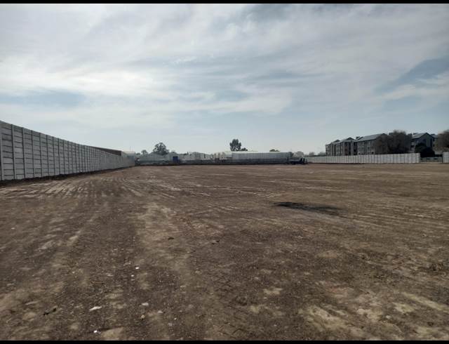10,450M² WAREHOUSE TO LET IN POMONA