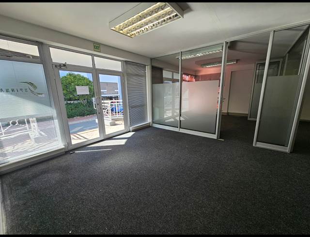 352M² OFFICE TO LET IN CENTURY CITY