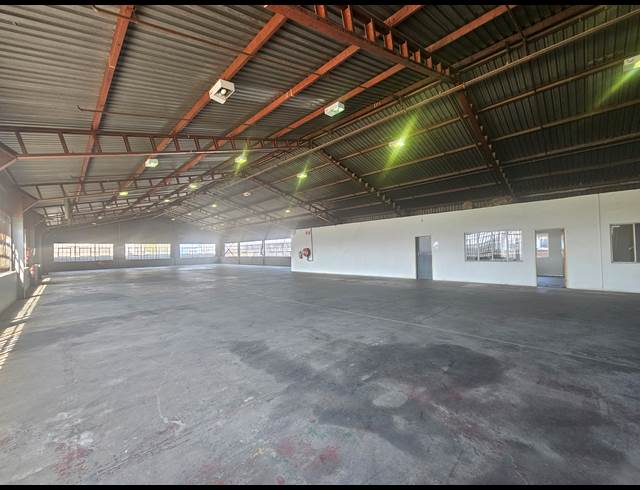 1,541M² WAREHOUSE TO LET IN ISANDO